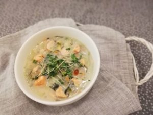 犬ご飯【サーモンと白い野菜の豆乳シチュー】で肺養生